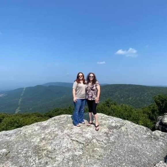 Meet your Posher, Sandy - Picture 1 of 1